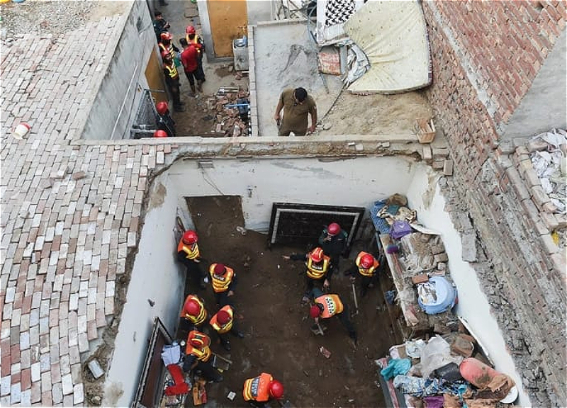 14 children killed in roof collapse at tutoring center in Pakistan