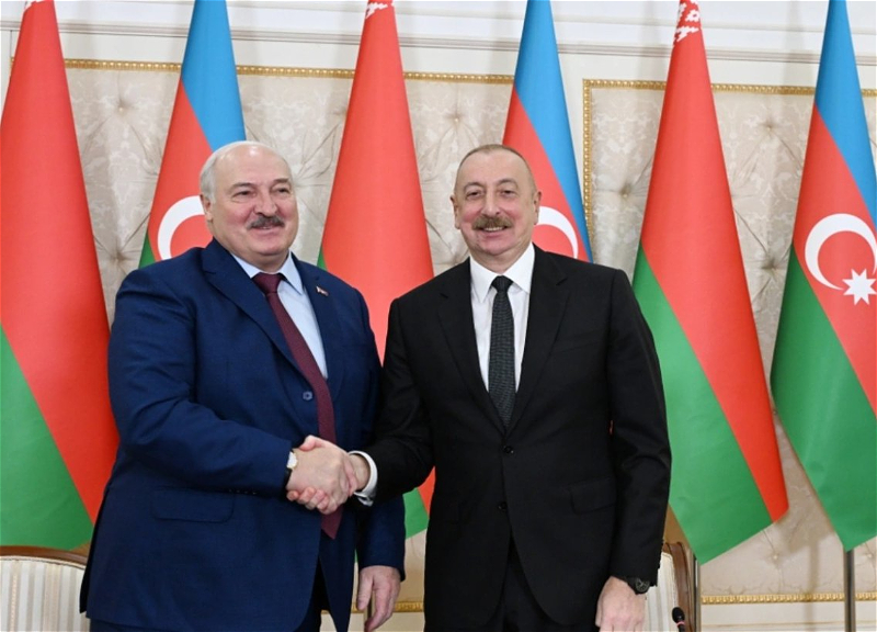 Ильхам Алиев поздравил Александра Лукашенко 
