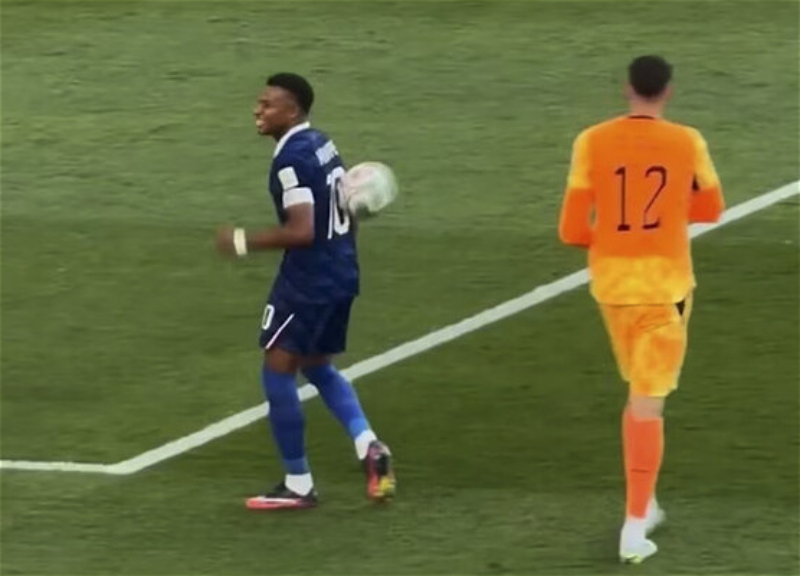 Paraguay national team goalkeeper throws ball at Mbappe's back for refusing handshake