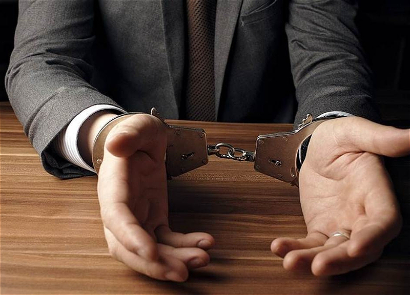 Hərbi xidmətdən yayındırmaq üçün rüşvət almaqda ittiham olunan şəxsin işi məhkəməyə göndərildi