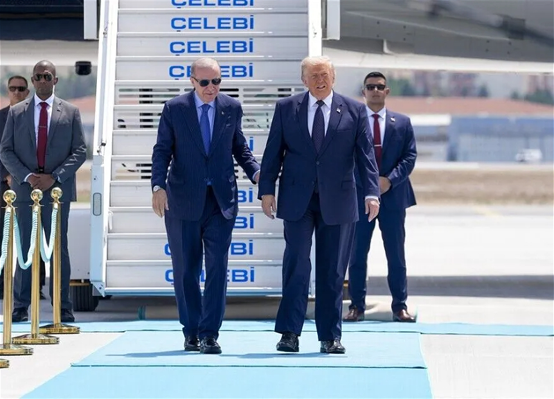 Ərdoğan Trampı Ankarada qarşıladı