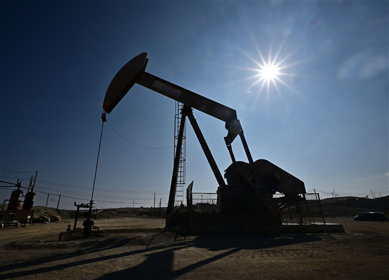 Azerbaijani oil trades at a price of 75 dollars