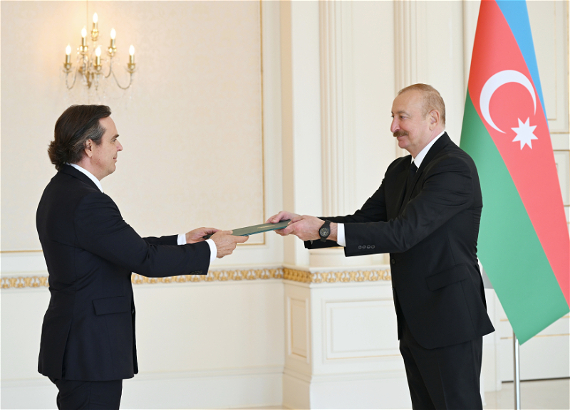 İlham Əliyev Braziliyanın yeni təyin olunmuş səfirinin etimadnaməsini qəbul edib - FOTO