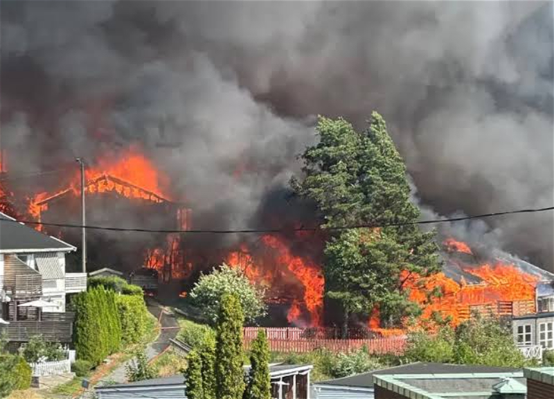 100 houses burn down in Norway, 400 people evacuated - video
