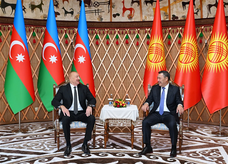 Azərbaycan ilə Qırğızıstan arasında imzalanmış sənədlər mübadilə edilib