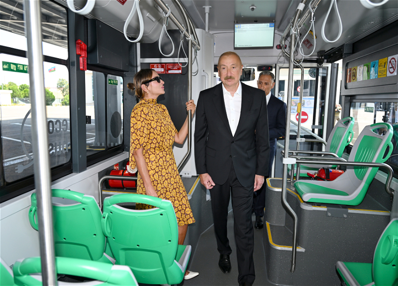 Prezident Naxçıvanda elektrik mühərrikli yeni avtobuslara baxıb, dəmir yolu infrastrukturunda aparılan yenidənqurma işləri ilə tanış olub