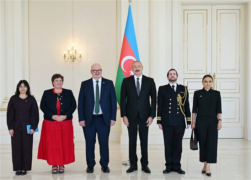 İlham Əliyev Böyük Britaniyanın yeni səfirinin etimadnaməsini qəbul edib