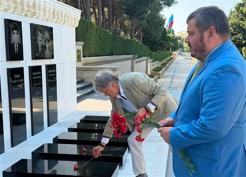Viktor Yushchenko visits Martyrs' Alley - PHOTO
