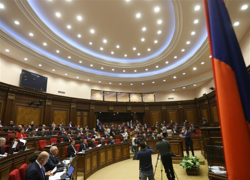 The specter of revanchism at the podium of Armenia's parliament: the opposition refuses to let go of the "Karabakh" past