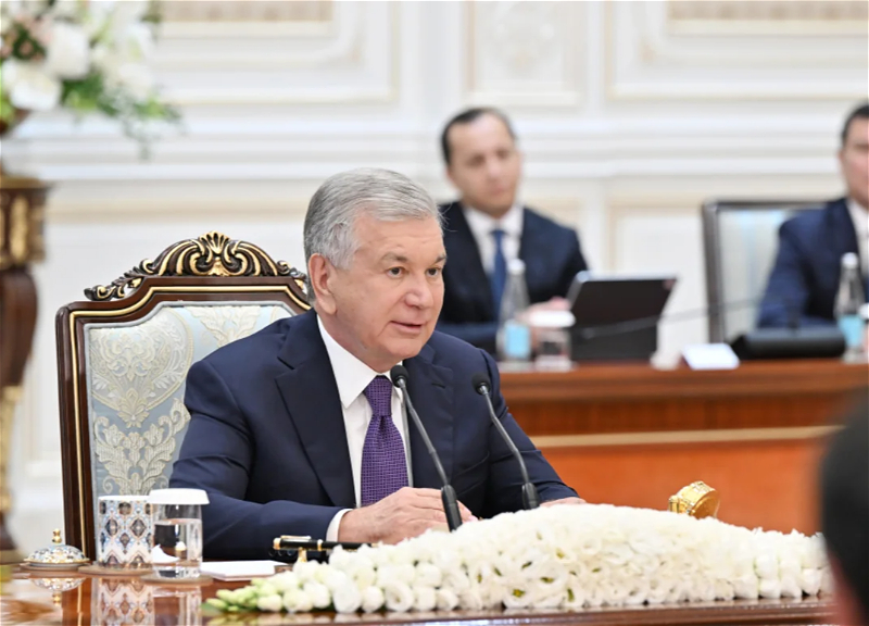 Mirziyoyev proposes creating an Uzbek-Azerbaijani transport corridor