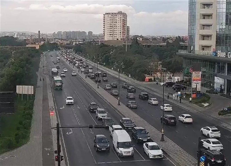 На каких улицах Баку 31 августа наблюдаются транспортные заторы? - СПИСОК
