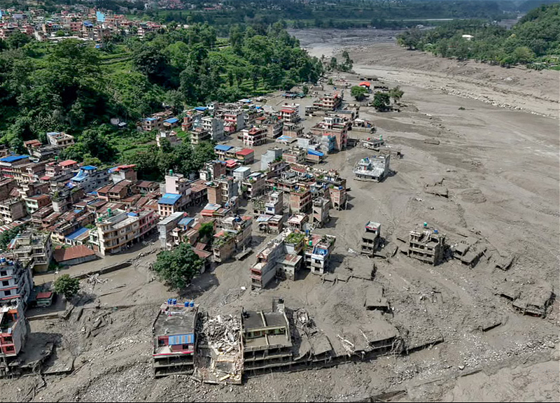 Two people found alive in Nepal nine days after a landslide - PHOTO
