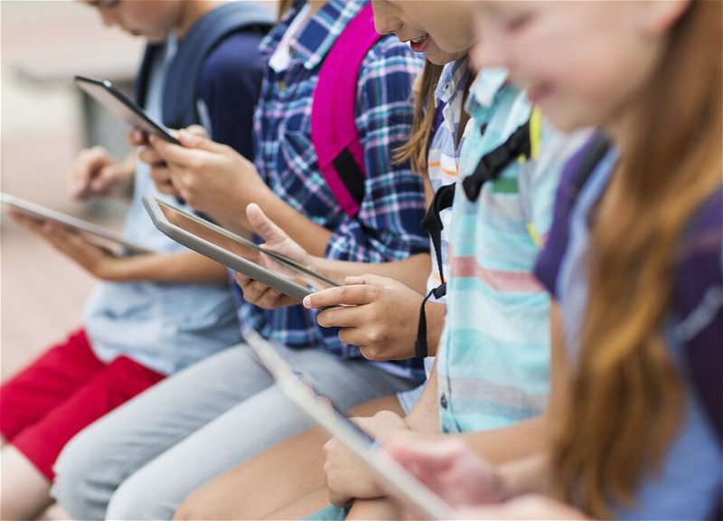 Politico: The European Commission will propose introducing an age restriction on social media use across the EU