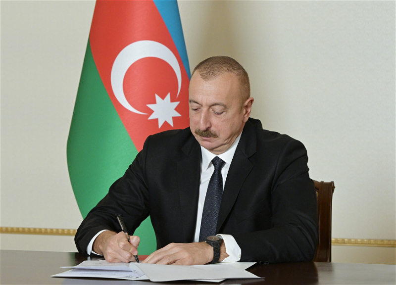 Ilham Aliyev awards "Taraggi" medal to members and staff of the Chamber of Auditors
