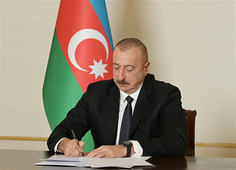 İlham Əliyev neft sənayesi işçilərini təltif edib - ADLAR