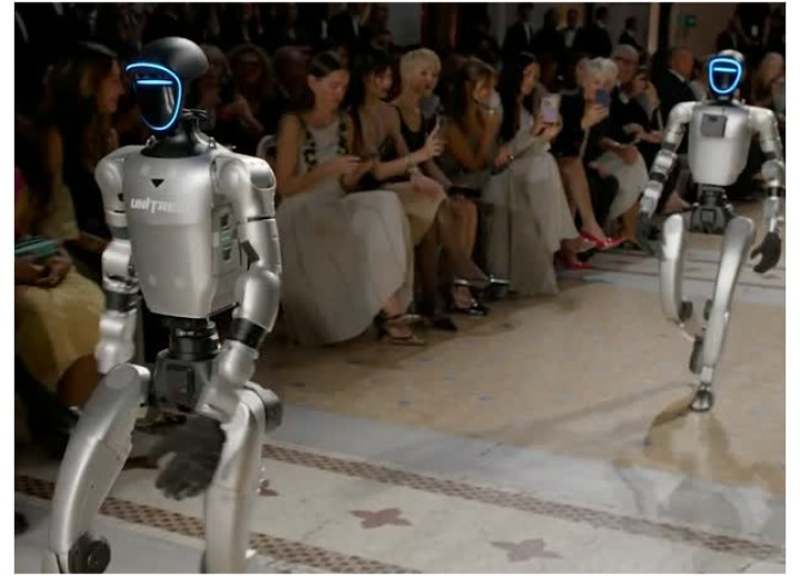 Robots took to the runway at Vogue World in Milan - VIDEO