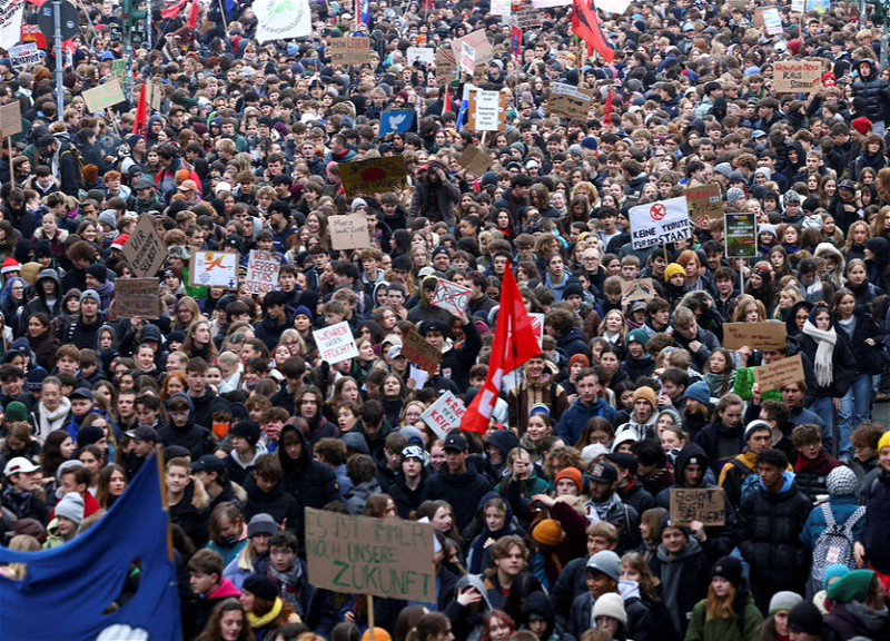 45,000 students take to the streets in protest in Germany