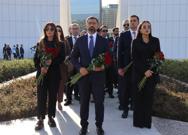 Karabakh Revival Fund staff honor martyrs at Victory Park on Remembrance Day