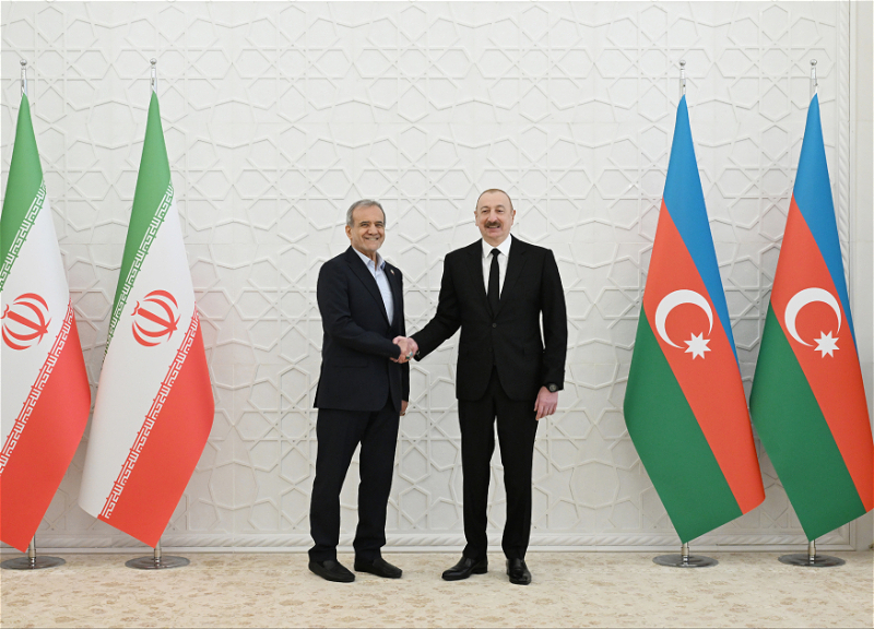 İlham Əliyev İran Prezidentinə zəng edib