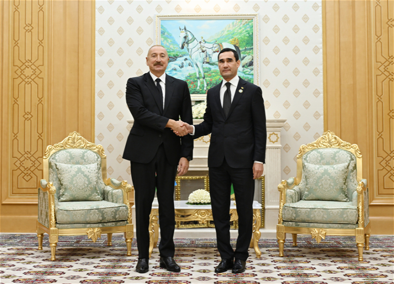 President Ilham Aliyev meets with President of Turkmenistan in Turkmenbashi - PHOTO