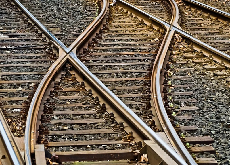 Passenger train derails in Pakistan, leaving dead and injured