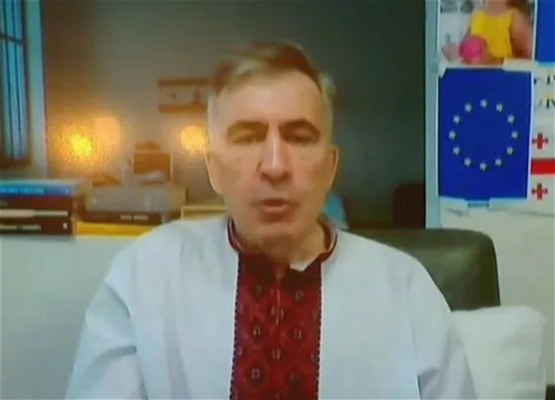 Saakashvili calls Baku's decision on school uniforms a courageous step