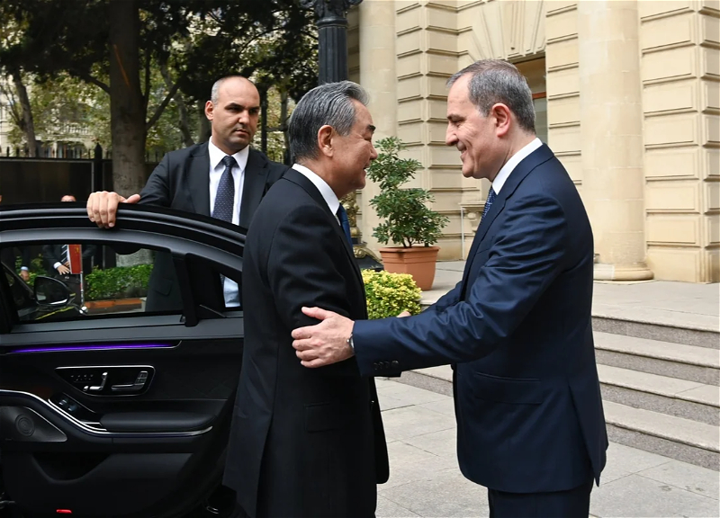 Jeyhun Bayramov meets with Wang Yi - PHOTO