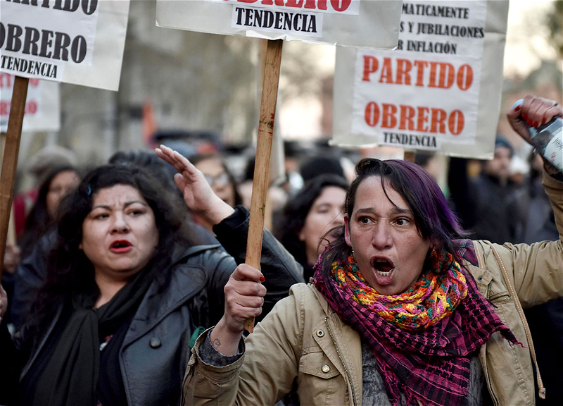 Protests in Argentina: 10 police officers injured, more than 30 protesters taken into custody