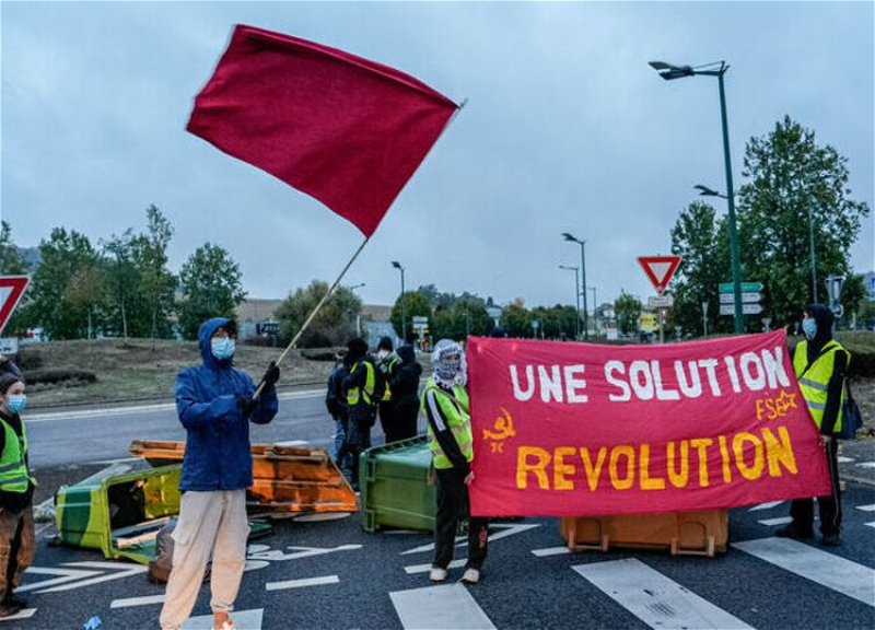 Fransada etirazlar genişlənir – “Sarı jiletlilər” yenidən küçələrə çıxıb
