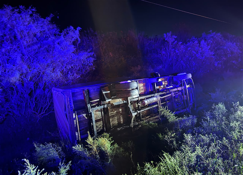 Truck overturns on the Zardab – Kurdamir road