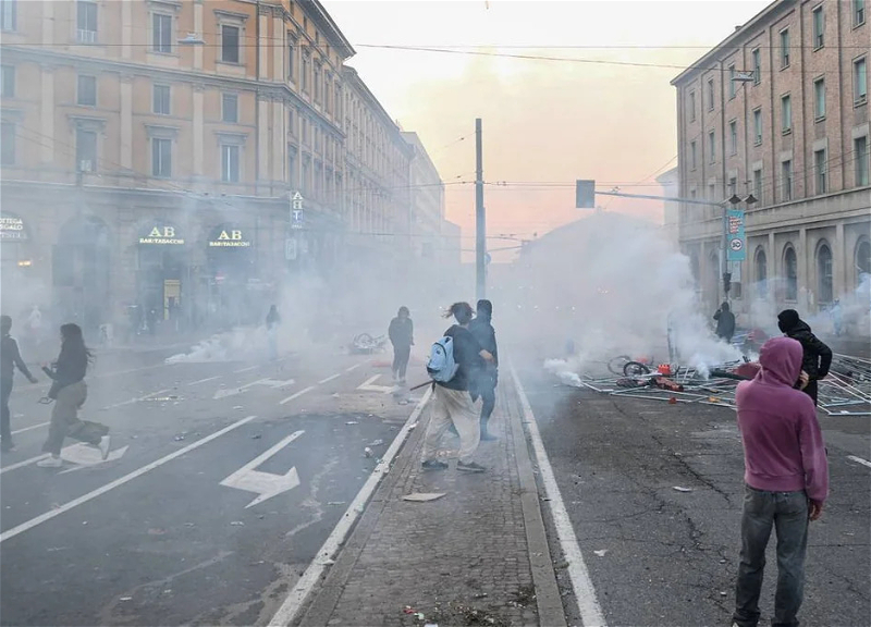 Following France, mass protests sweep Italy - VIDEO