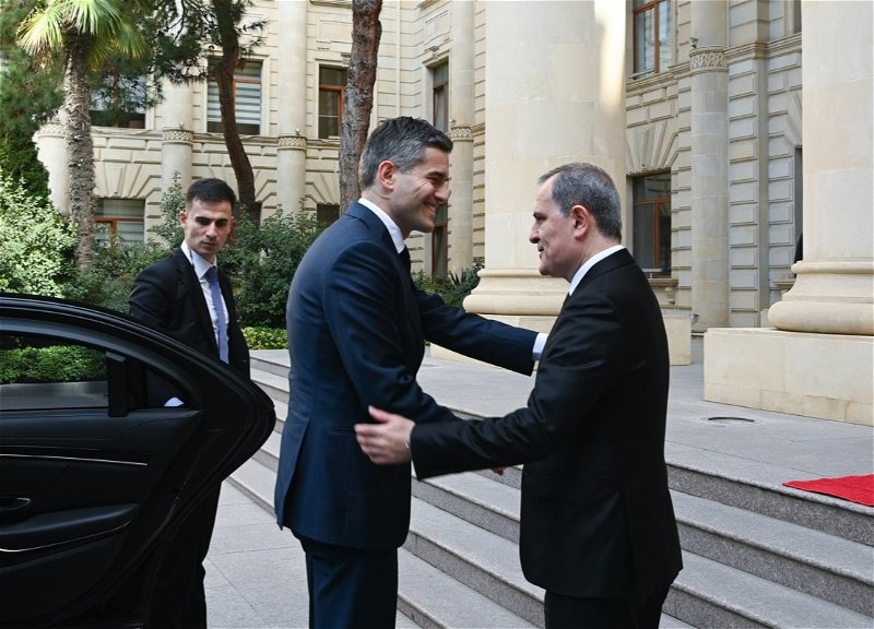 Ceyhun Bayramov Niderlandın xarici işlər naziri ilə görüşüb