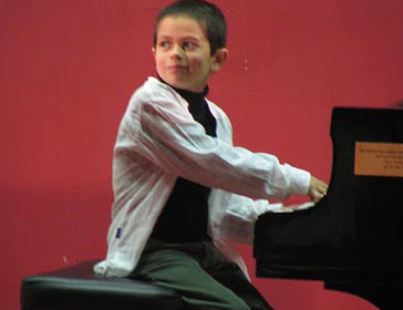 Состоится общереспубликанский конкурс молодых пианистов