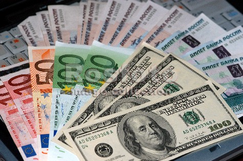 Казахстанские пограничники задержали гражданина Азербайджана с незадекларированной валютой