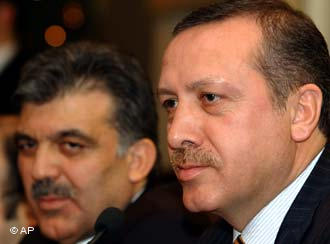 Премьер-министр Турции предложит провести досрочные парламентские выборы