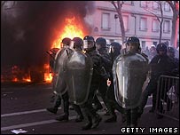 Во Франции продолжают набирать силу акции протеста против Саркози