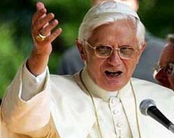 Папа Римский Бенедикт XVI обвиняет марксизм