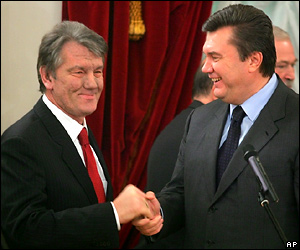 Эксперт рассказал, сколько платят Ющенко и Янукович политтехнологам из США