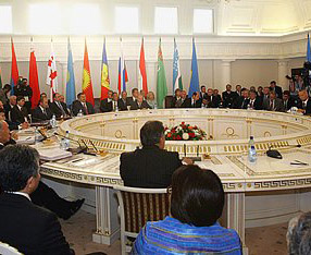 В Баку подписана декларация по итогам саммита ГУАМ