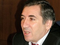 Нушираван Магеррамли: «Даже во время новостей на английском языке должны быть титры перевода на азербайджанский»