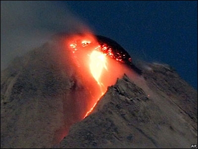 Шлейф пепла от вулкана Шивелуч достигает 6,5 км