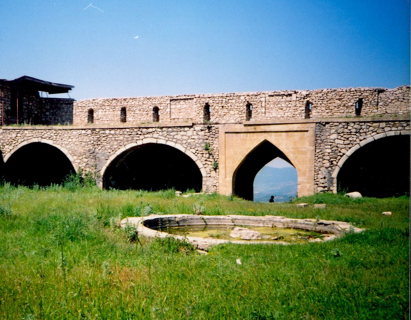 Более 90% памятников на территории Армении принадлежат азербайджанскому народу