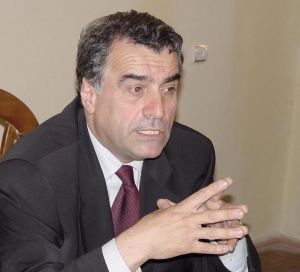 Азербайджан намерен продлить контракт на поставки газа в Грузию до конца 2007г
