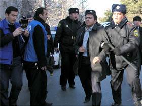 Арестовано свыше 20 человек, пытавшихся организовать пикет перед посольством Ирана в Баку