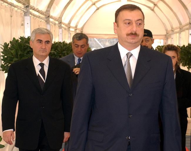 Ильхам Алиев посетил дворец им. Гейдара Алиева