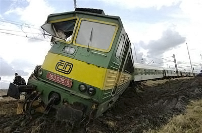 Чешский машинист перепутал дни недели и стал причиной столкновения двух поездов
