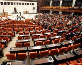 Турецкий парламент сегодня рассмотрит программу правительства Эрдогана