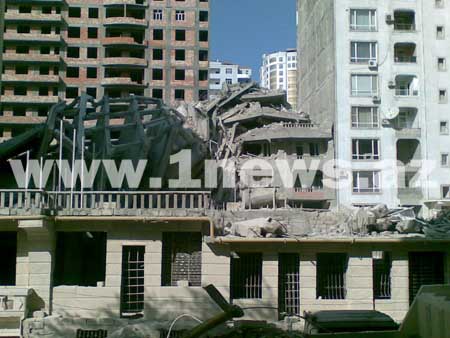 Владельцы квартир обрушившегося в Баку здания не получат компенсации