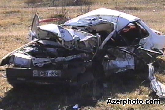 ДТП на автотрассе Баку - Гянджа: 2 человека погибли, 3 ранены