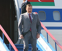 Президент Ильхам Алиев отправился в Румынию
